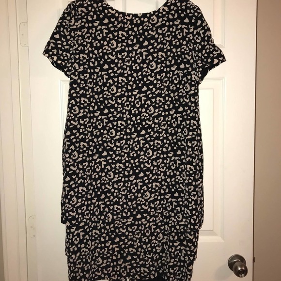Maggy London Dresses & Skirts - MAGGIE LONDON VINTAGE size 14 animal print dress
